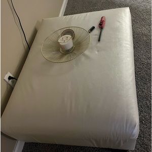 White ottoman